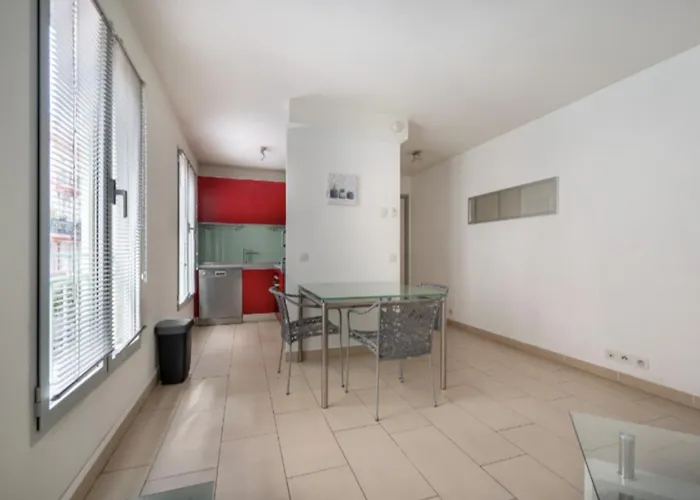 39m In Downtown Cannes