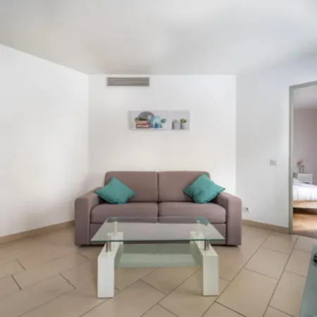 39m In Downtown Cannes